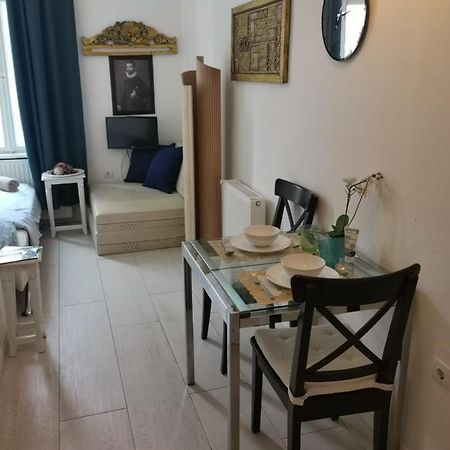Tiny Apartment In City Center Zágráb Kültér fotó