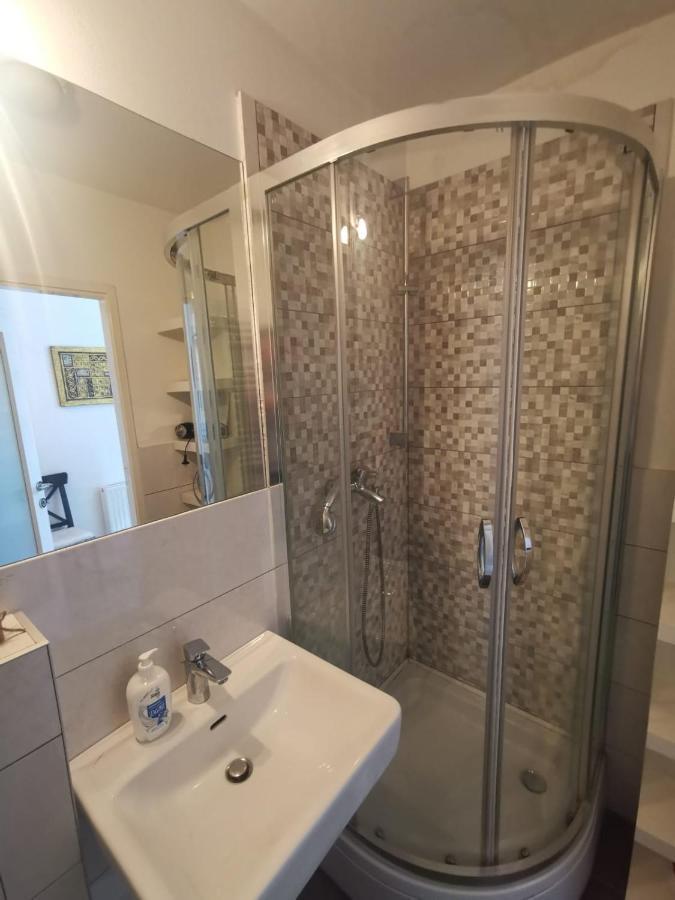 Tiny Apartment In City Center Zágráb Kültér fotó